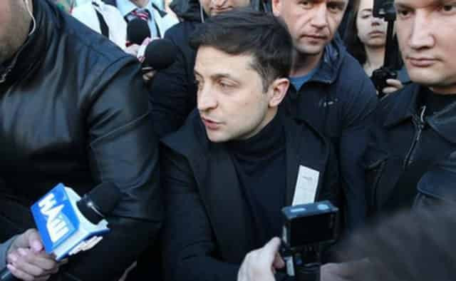 Зеленский тайно покинул Украину: в Офисе президента отмалчиваются