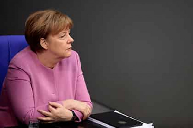 Меркель осудила турецкие власти за сравнение ФРГ с нацистcкой Германией