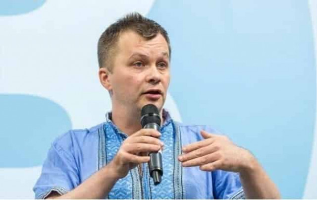 Милованов объяснил, почему у женщин зарплата бывает меньше