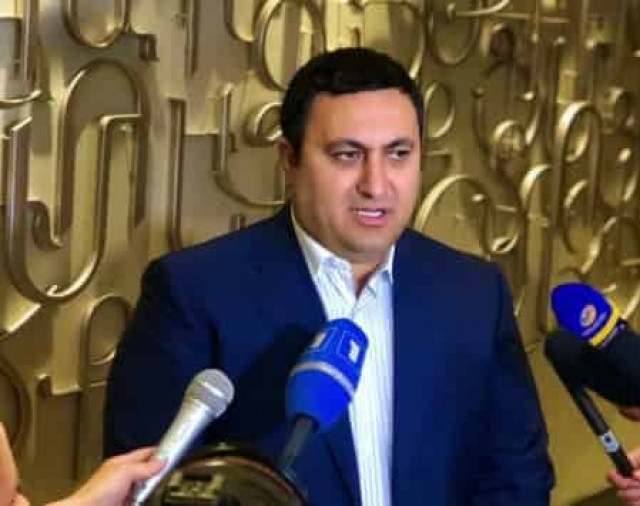 Все лидеры с государственным мышлением должны сплотиться и вывести Армению из этой ситуации. Арман Варданян