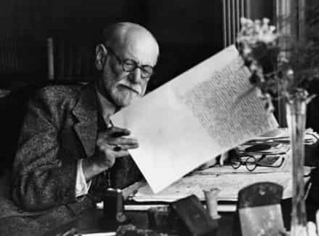 Как Эйнштейн и Фрейд пытались предотвратить войну