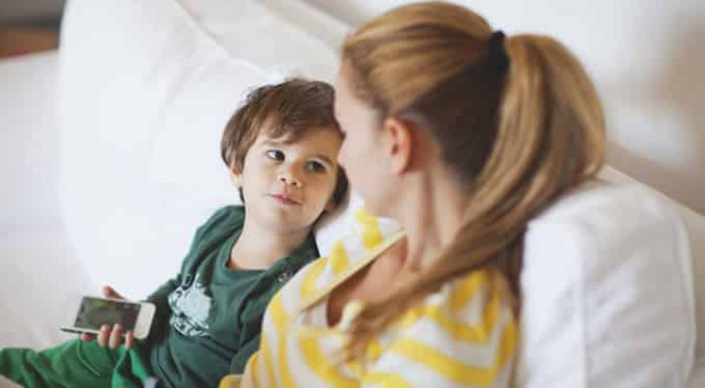 Отложите телефон, когда вы с детьми: 3 совета родителям
