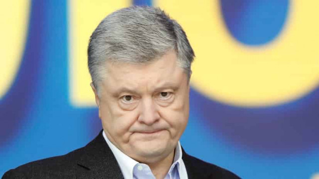 Порошенко прокомментировал отмену парада Зеленским