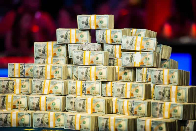 Чемпион мира по покеру-2019 выиграет 8-значную сумму