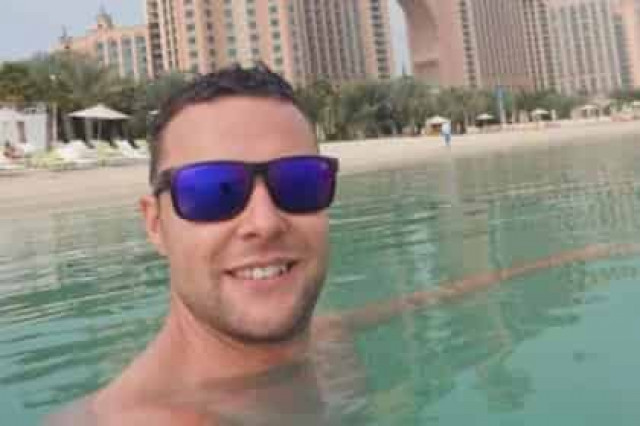 Шотландец коснулся бедра мужчины и пошел под суд в Дубае