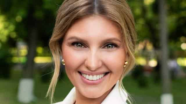 Зеленская удивила украинцев бабушкиным нарядом на Конгрессе педиатров Украины (ФОТО)