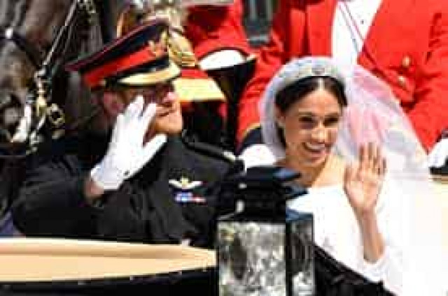 Королева запретила Меган Маркл надевать российские изумруды