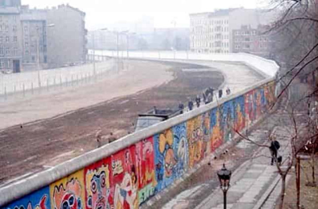 Германия отмечает поистине историческую дату: 30 лет назад была разрушена Берлинская стена