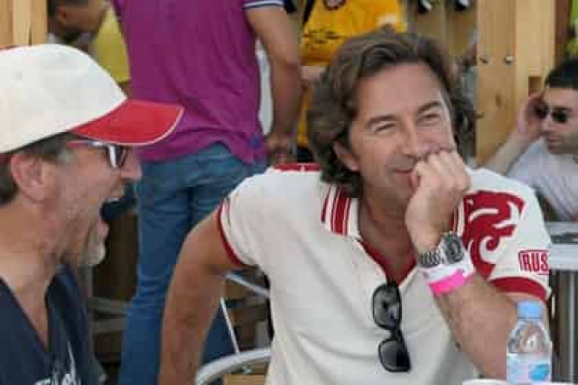 Сюткин посудится с «Луркоморье» из-за нецензурного интернет-мема
