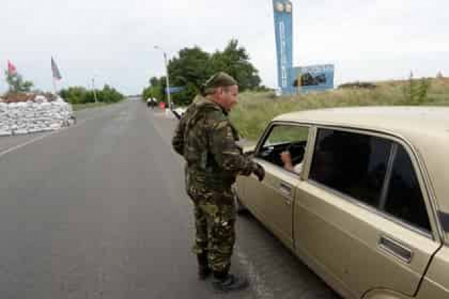 Миссия ОБСЕ сообщила об отступлении военных на юго-востоке Украины