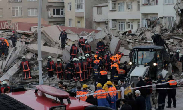 Turkey building collapse death toll rises to 21