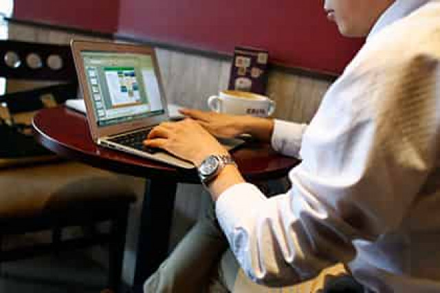 Пользователь сети выдавал себя за 244 человека одновременно