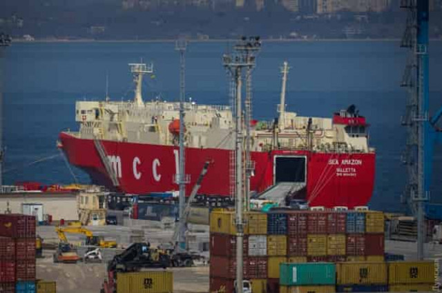 В Одессу прибыла партия военных внедорожников из США