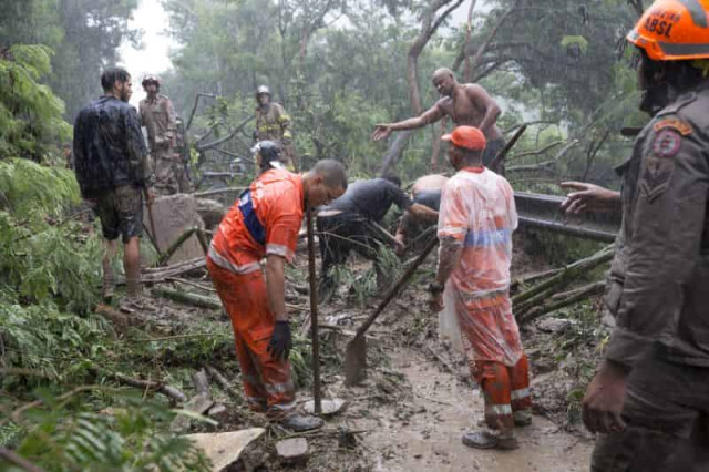 Heavy rains cause floods, kill at least 10 in Rio de Janeiro