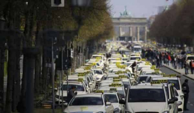 В Германии таксисты устроили массовые акции протеста