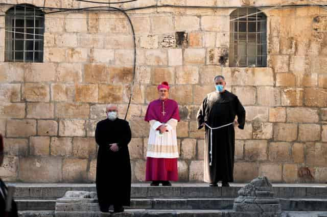 On Good Friday, Jerusalem archbishop urges prayer for the suffering and dying