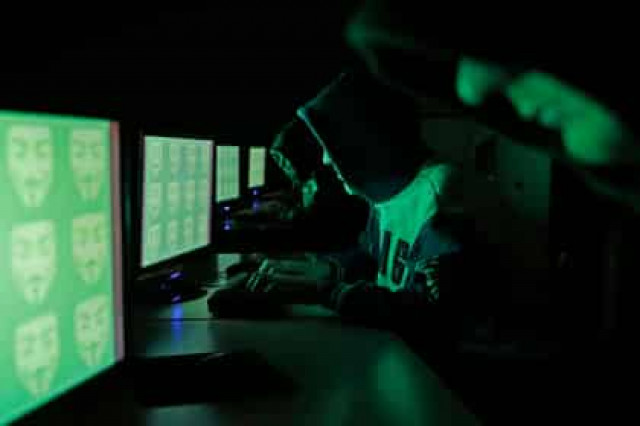 Хакеры пригрозили Роскомнадзору «заблокировать анус»
