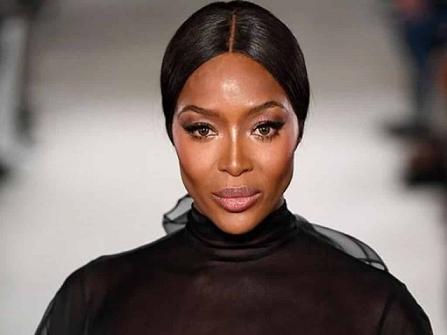 Наоми Кэмпбелл позировала обнаженной для британского глянца (фото)
