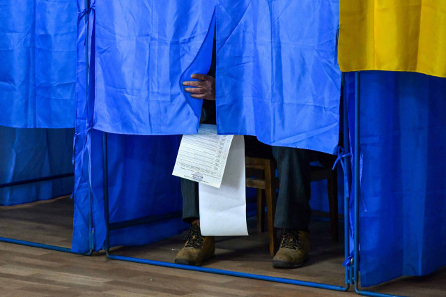 Нові шляхи до сердець виборців: Україна обирає парламент