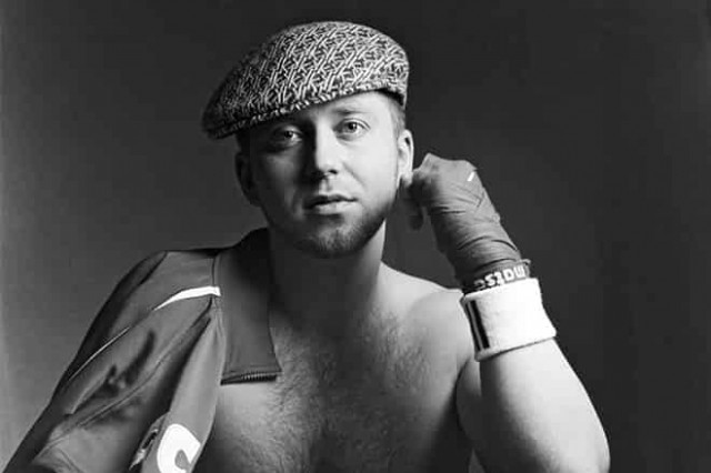 Відрікся від Росії? Серьога просить український паспорт