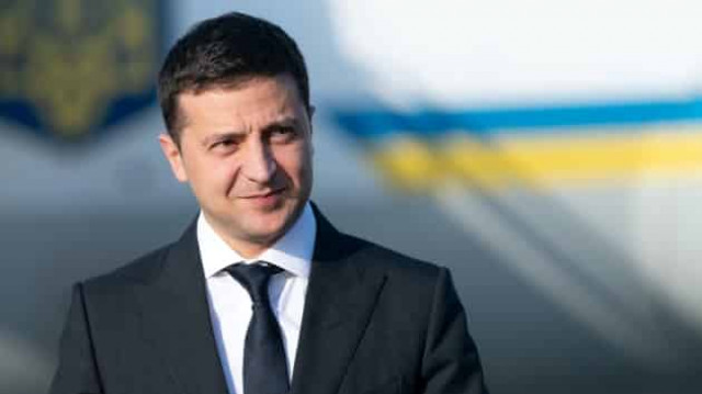 Зеленский улетел из Франции в Украину. Его провожала красная линия (Фото)