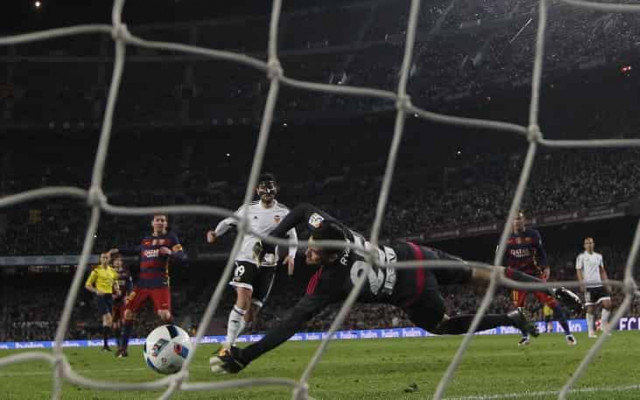 Барселона сыграла вничью с Валенсией и вышла в финал Кубка Испании по футболу