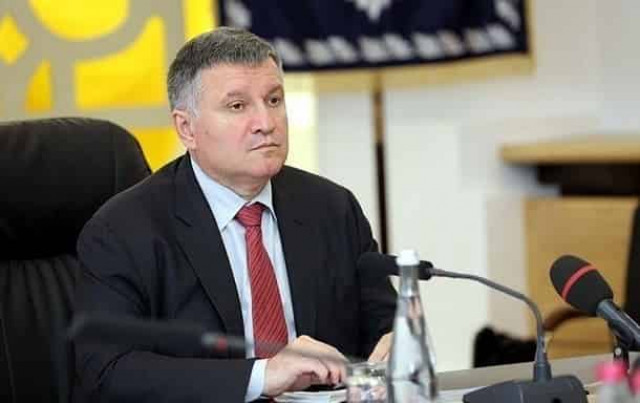 Суд рассмотрит дело об увольнении Авакова