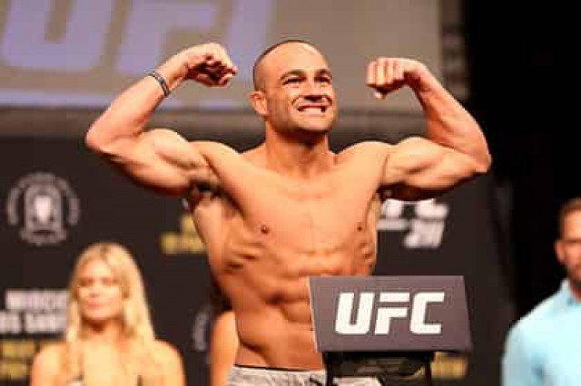 Бывший чемпион UFC провозгласил себя криптонитом Нурмагомедова
