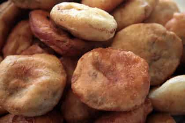 Фото надкусанного беляша заблокировали за аморальность
