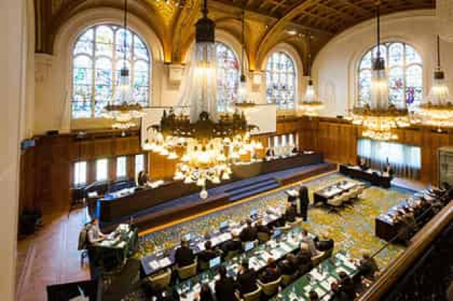 Украине разрешили отбирать имущество России по всему миру
