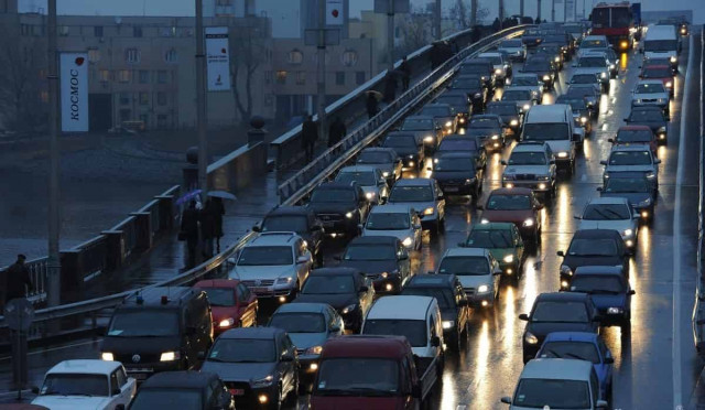 Ситуація на дорогах Києва - одна з найгірших у світі (інфографіка)
