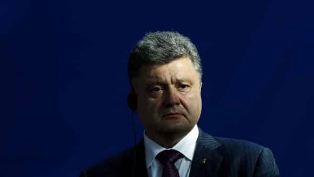 Порошенко заявил Меркель о готовности к двустороннему прекращению огня