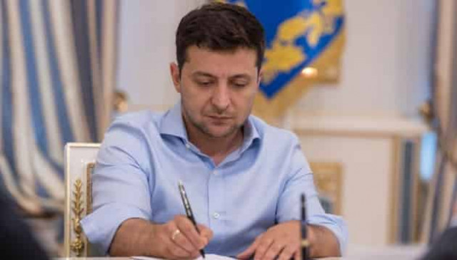 Zelensky signs law abolishing parliamentary immunity