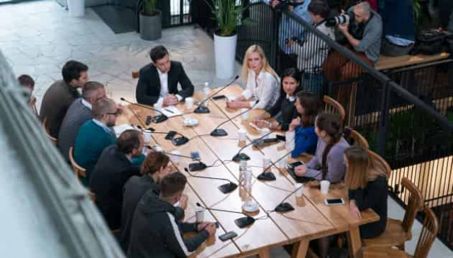 Zelensky breaks record for world's longest press conference