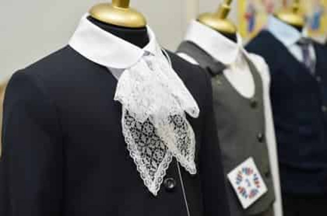 В Госдуме попросили запретить снимать со школьников шапки
