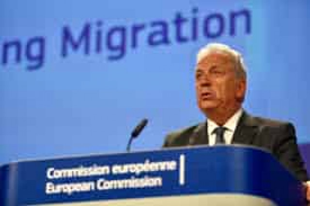 Seven EU states fail to sign UN global pact on migration