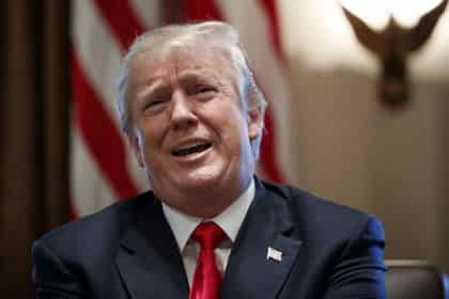 Трамп пожаловался на появляющихся из «сраных дыр» мигрантов
