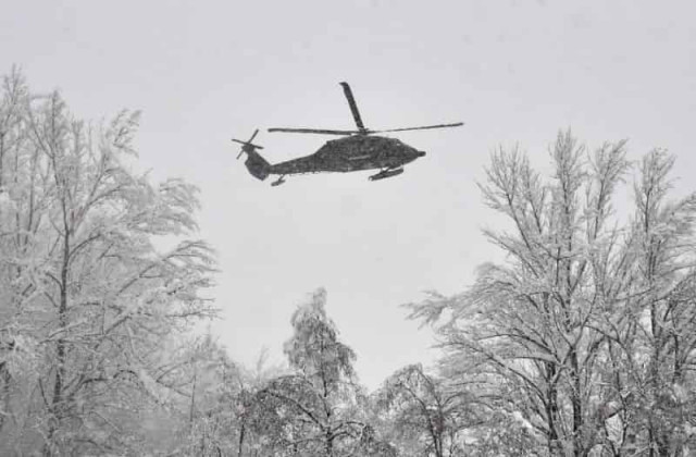 Austria army rescues snowbound German students