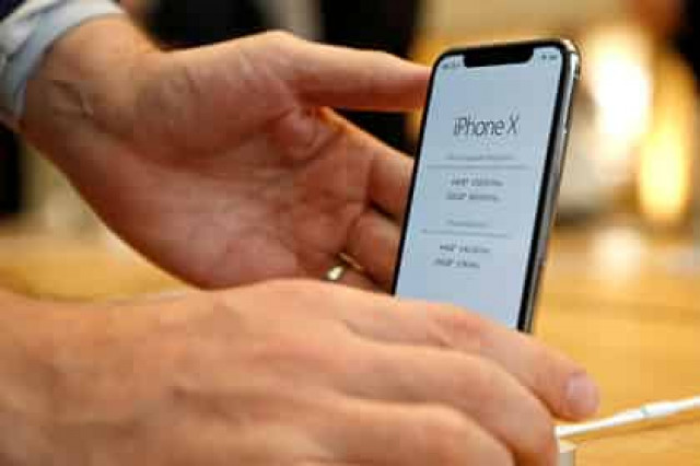 Google скопирует «монобровь» iPhone X
