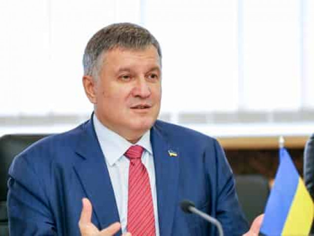 Аваков обвинил Порошенко в подкупе избирателей