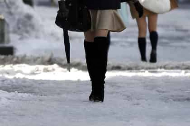 Японского чиновника обвинили в домогательствах к журналисткам
