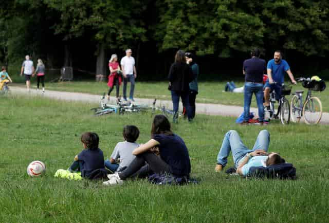 French Health Minister says 'no' to Paris Mayor demand to re-open parks