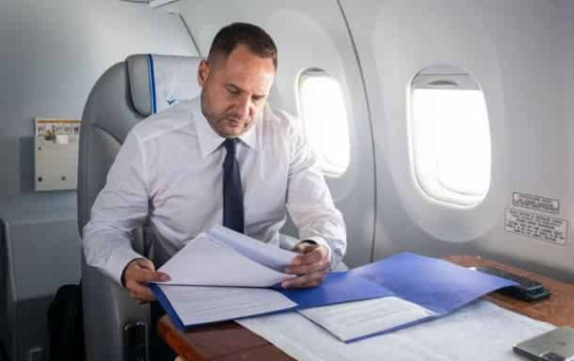 Украинская делегация отправилась в Париж