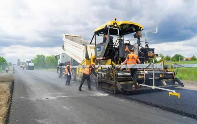 В Украине массово строят дороги