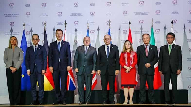 Велика сімка розкритикувала «люстрацію від Зеленського»