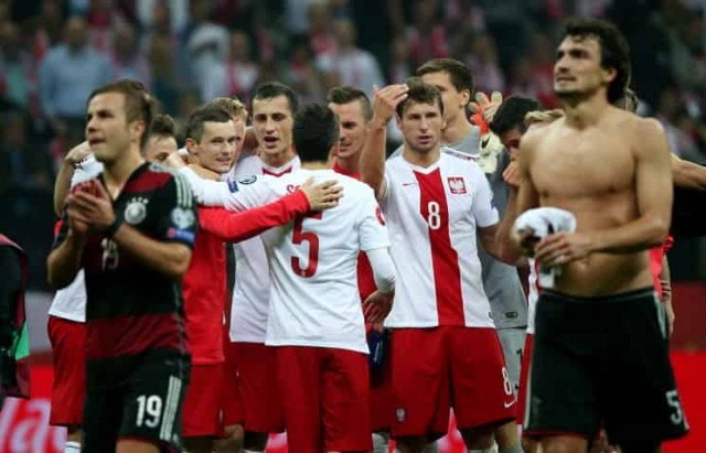 Сборная Польши победила команду Германии в отборочном матче Евро-2016 по футболу