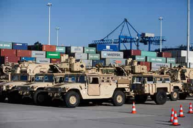 Российские военные узрели американскую бронетехнику в Польше