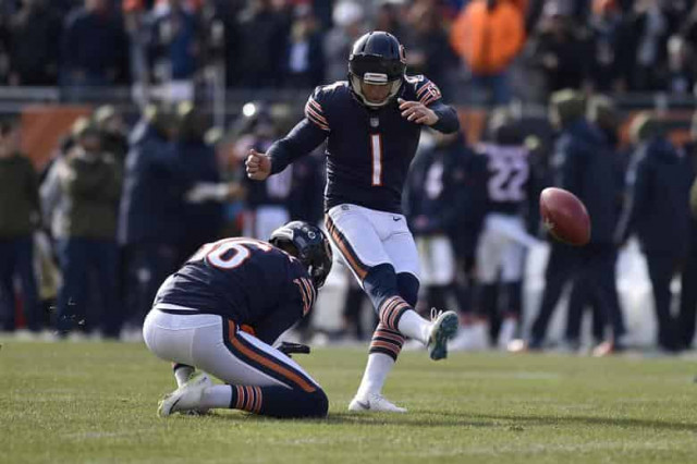 Bears Kicker Hits Uprights Four Times; Chicago Fails to Appreciate His Incredible Achievement