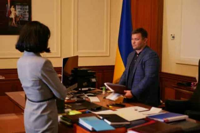 Богдан терміново викликає слуг народу «на килим»: чим незадоволений помічник Зеленського
