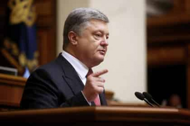 Порошенко сравнил украинских «киборгов» со спартанцами